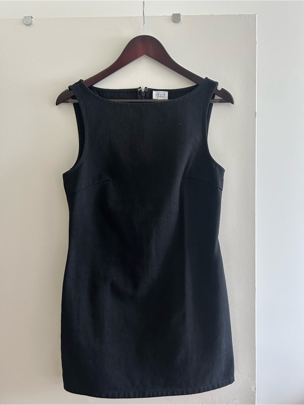 Le Lis Black Sleeveless Mini Shift Dress